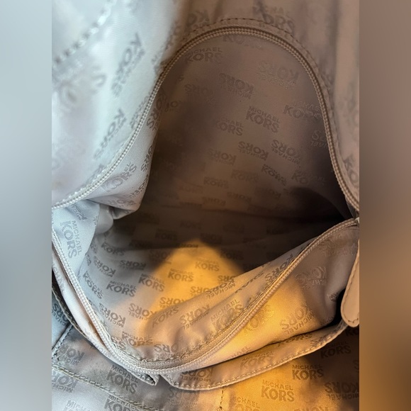 Michael Kors Gray Patent Leather Logo Tote w/COA - Picture 4 of 9